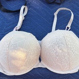 Victoria's Secret Lace Bra in Cream